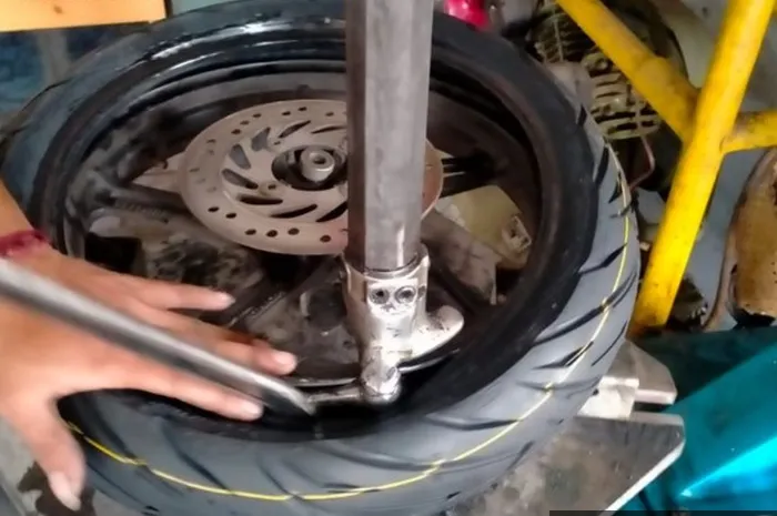 Sama-sama Bundar, Begini Efek Pasang Ban Belakang di Bagian Depan