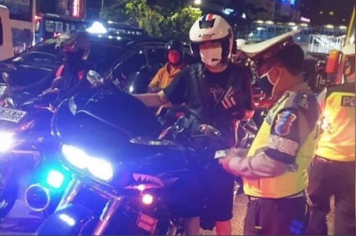 Respon Cepat, Polisi Incar Motor dan Mobil yang Pakai Strobo dan Sirine