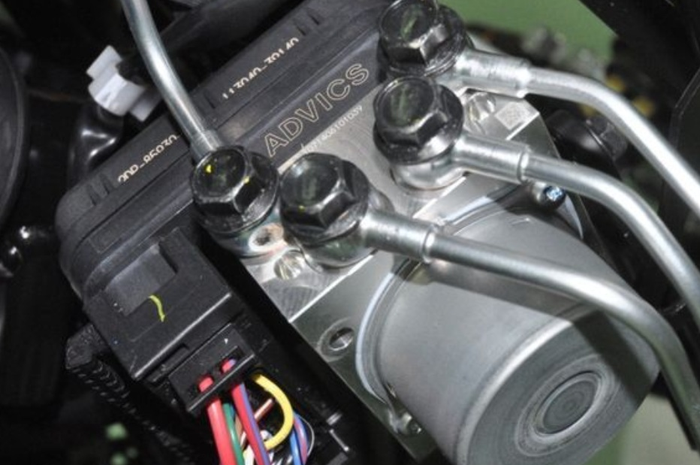 Saldo ATM Amblas, Kenali Tanda-tanda Modul Rem ABS Motor Mulai Rusak