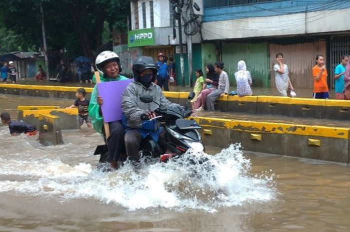 Bagian Ini Wajib Diservis Setelah Motor Matic Menerobos Banjir